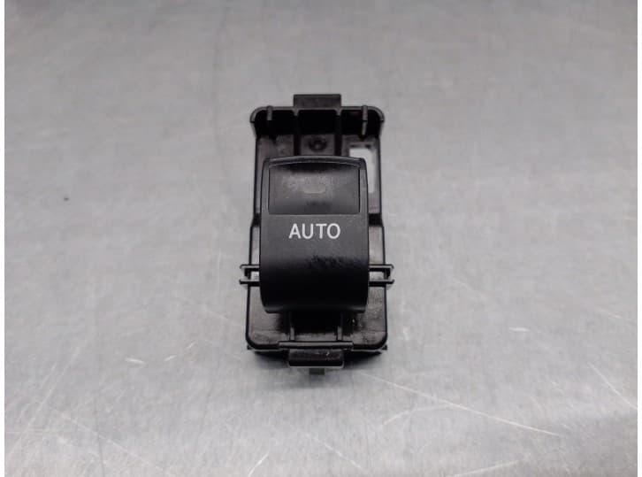Recambio de mando elevalunas delantero derecho para toyota auris (_e18_) 1.8 hybrid (zwe186_) referencia OEM IAM 192801