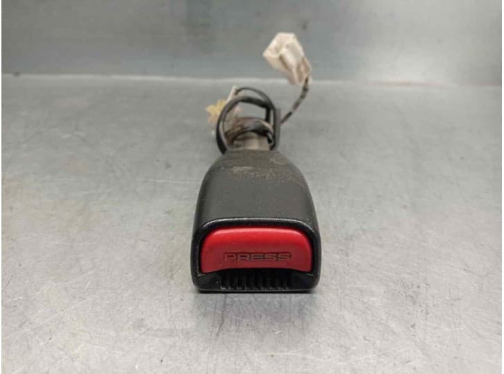 Recambio de enganche cinturon delantero izquierdo para ssangyong actyon i 200 xdi 4wd referencia OEM IAM 07071805 2 PINES 5 PUER