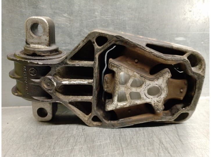 Recambio de soporte motor para mercedes-benz cla coupé (c117) cla 220 cdi / d (117.303) referencia OEM IAM A2462401209