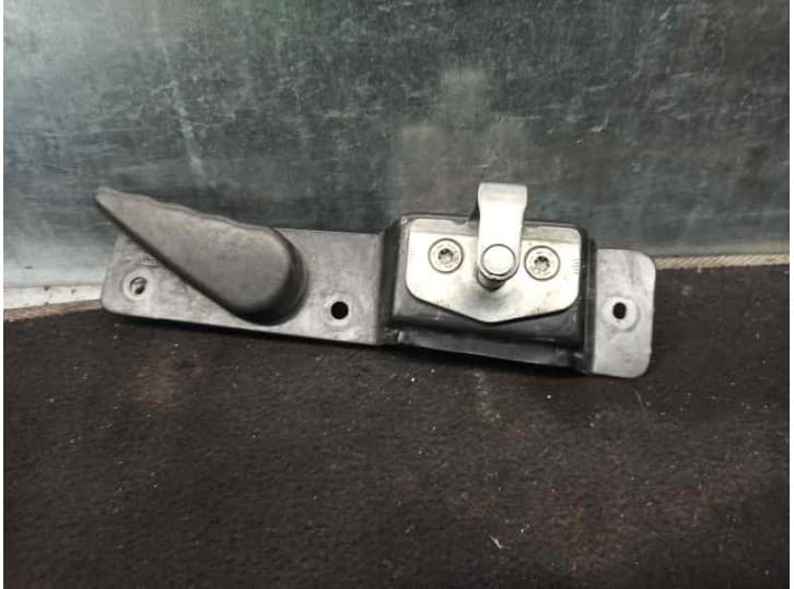 Recambio de maneta interior trasera derecha para renault trafic ii furgoneta (fl) 1.9 dci 100 (fl0c) referencia OEM IAM 82000062