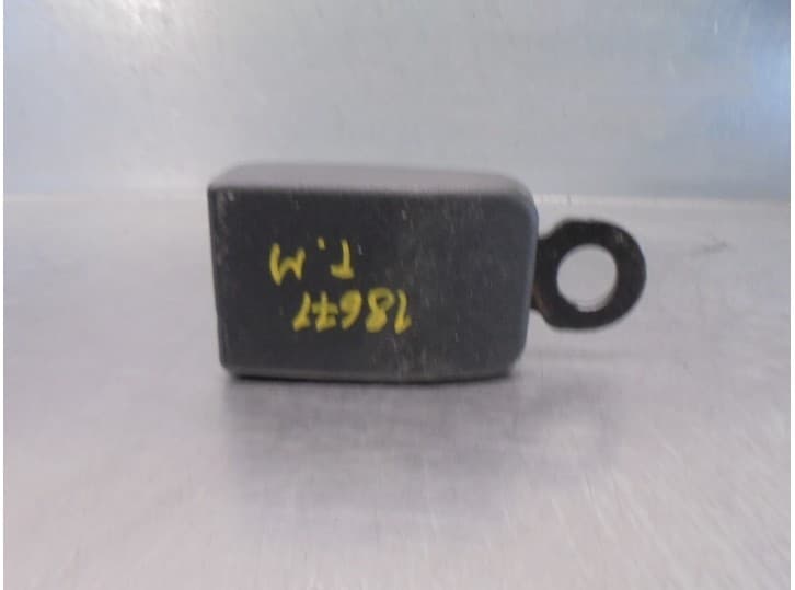 Recambio de enganche cinturon trasero central para renault espace iv (jk0/1_) 2.2 dci (jk0h) referencia OEM IAM 8200011828 TRAS
