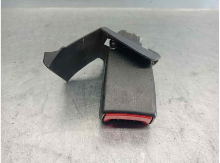 Recambio de enganche cinturon trasero derecho para audi a6 c6 avant (4f5) 2.0 tfsi referencia OEM IAM 4F0857740D TRA DER 5 PUERT