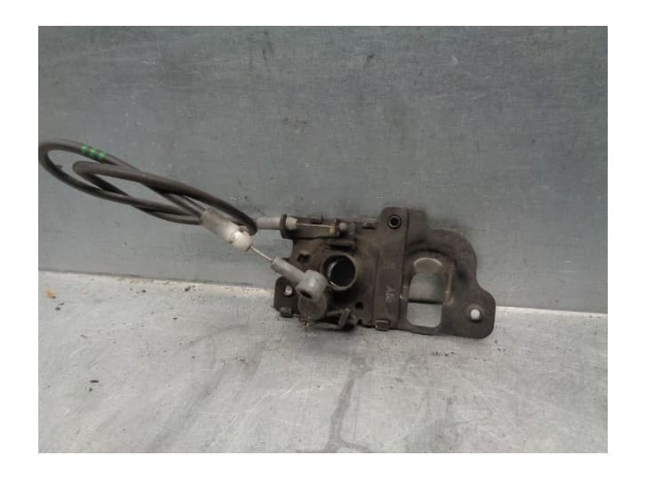 Recambio de cerradura capot para hyundai accent iii (mc) 1.4 gl referencia OEM IAM 811351E010 811351E010