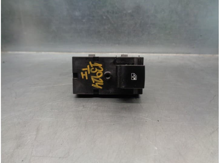 Recambio de mando elevalunas trasero izquierdo para chevrolet cruze (j300) 1.8 referencia OEM IAM 20933566