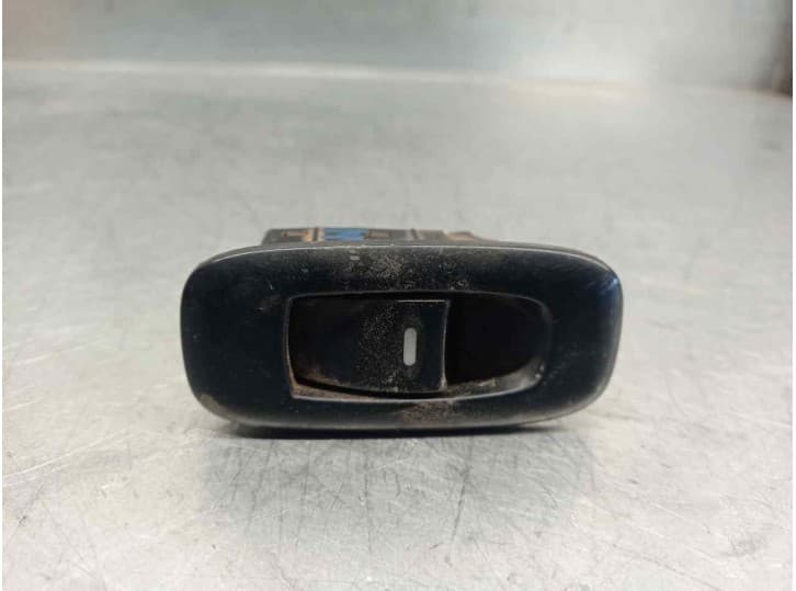 Recambio de mando elevalunas trasero derecho para » otros... mahindra gda 4w mahindra gda 4w (2006 - ...) referencia OEM IAM