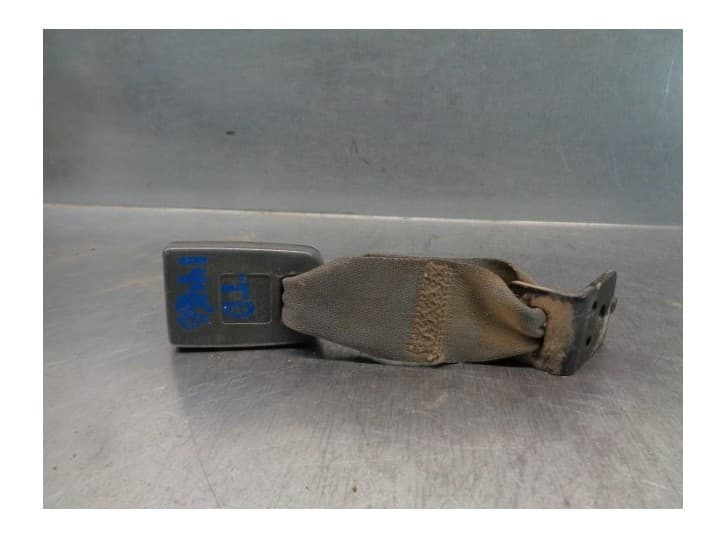 Recambio de enganche cinturon trasero izquierdo para » otros... mahindra gda 4w mahindra gda 4w (2006 - ...) referencia OEM IAM