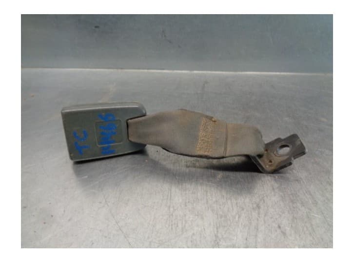 Recambio de enganche cinturon trasero central para » otros... mahindra gda 4w mahindra gda 4w (2006 - ...) referencia OEM IAM