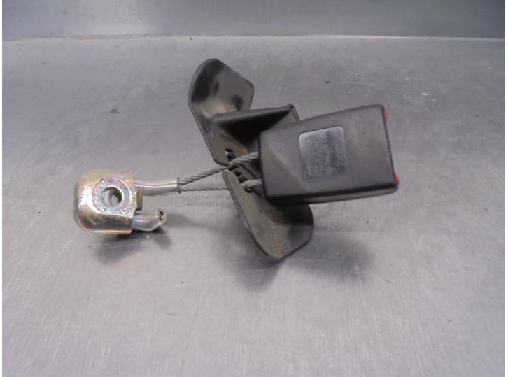 Recambio de enganche cinturon trasero derecho para audi a4 b6 avant (8e5) 1.9 tdi referencia OEM IAM 8E0857740 TRA DER 5 PUERTAS