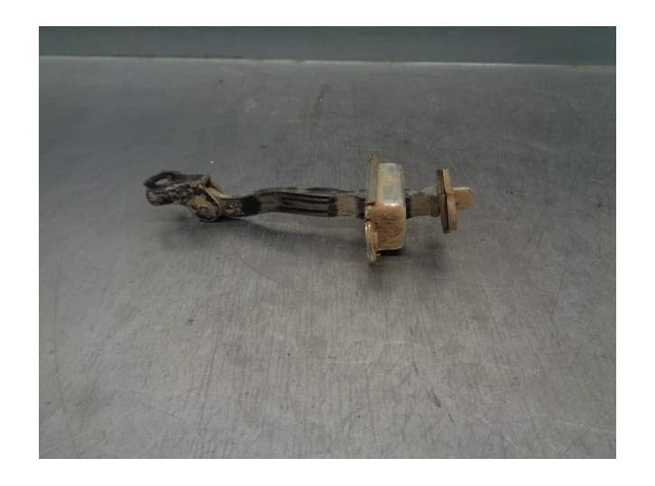 Recambio de retenedor puerta para nissan pathfinder iii (r51) 2.5 dci 4wd referencia OEM IAM 824304X00A 824304X00A