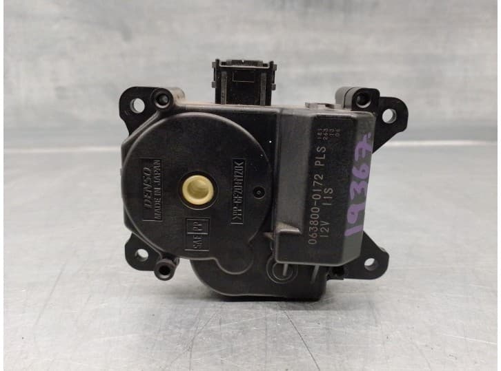 Recambio de motor apertura trampillas climatizador para lexus ct (zwa10_) 200h (zwa10_) referencia OEM IAM 0638000172 DENSO