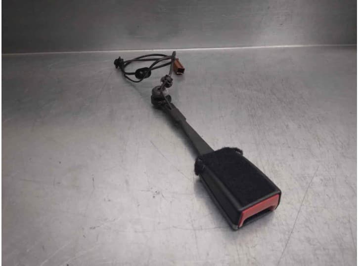 Recambio de enganche cinturon delantero derecho para ford fiesta vii (hj, hf) 1.0 ecoboost referencia OEM IAM H1BBB61208AC DEL D