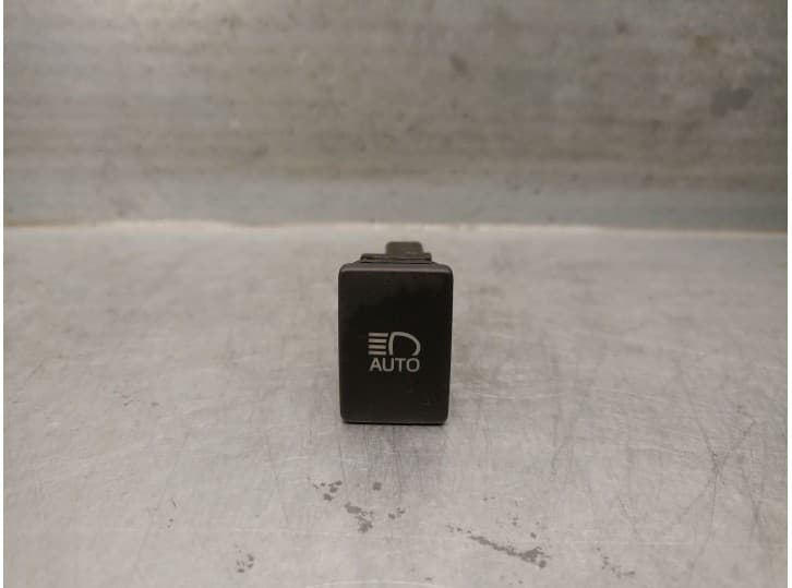 Recambio de interruptor para toyota yaris (_p13_) 1.5 16v cat (híbrido) referencia OEM IAM 15E044
