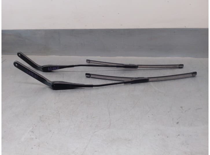Recambio de brazo limpia delantero derecho para bmw 1 descapotable (e88) 118 d referencia OEM IAM 16997203240 DERECHO E IZQUIERD