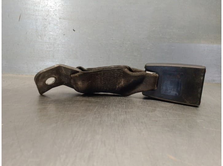 Recambio de enganche cinturon trasero izquierdo para bmw 1 descapotable (e88) 118 d referencia OEM IAM 9117261 TRA IZQ 2 PUERTAS