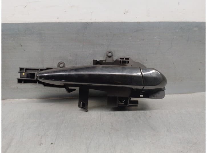 Recambio de maneta exterior delantera derecha para bmw 1 descapotable (e88) 118 d referencia OEM IAM 51210445180 2 PUERTAS