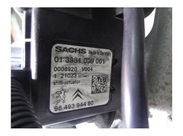 Recambio de brazo suspension inferior trasero izquierdo para volkswagen eos (1f7, 1f8) 2.0 tdi referencia OEM IAM 1K0501529F