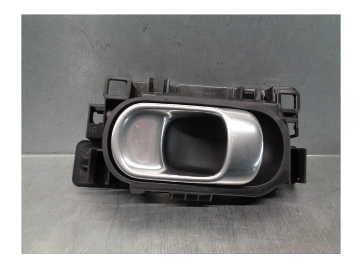Recambio de maneta interior trasera derecha para citroën c3 iii (sx) 1.2 vti 82 referencia OEM IAM 9825130577