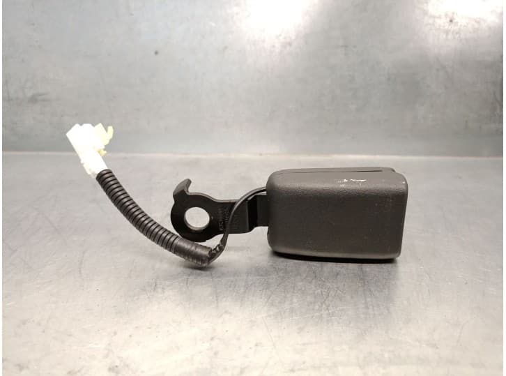 Recambio de enganche cinturon trasero central para hyundai tucson (tl, tle) 1.6 crdi hybrid 48v referencia OEM IAM 630401600C 89