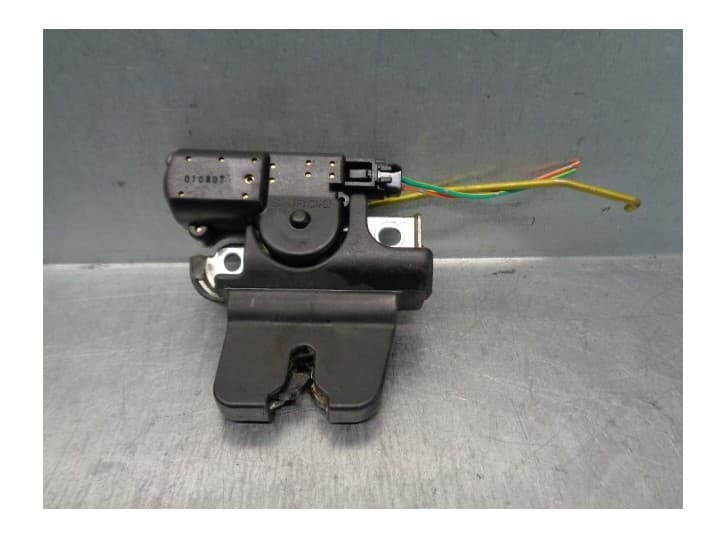 Recambio de cerradura maletero / porton para lexus is i (_e1_) 200 (gxe10) referencia OEM IAM 6460053020 2 PINES