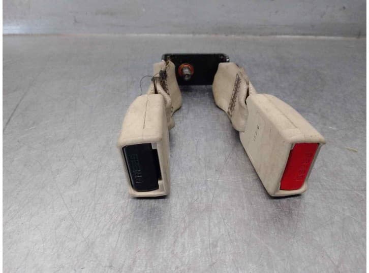 Recambio de enganche cinturon trasero derecho para ssangyong rexton / rexton ii (gab_) 2.7 xdi referencia OEM IAM 7562108001LAM