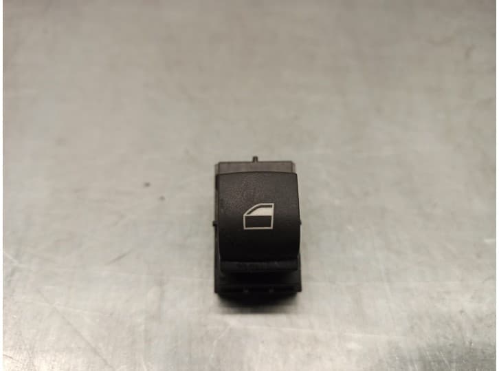 Recambio de mando elevalunas delantero derecho para bmw 2 gran tourer (f46) 218 d referencia OEM IAM 9208107