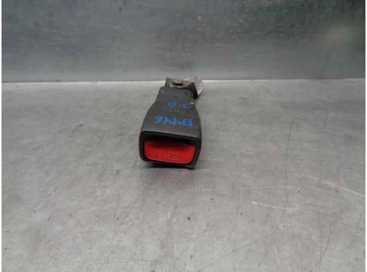 Recambio de enganche cinturon trasero derecho para lexus ls (_f2_) 400 (ucf20_) referencia OEM IAM 7338050090 7338050090