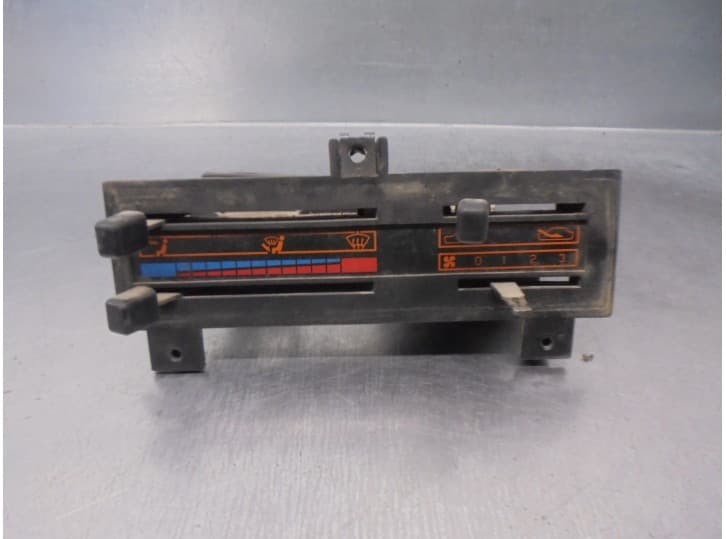 Recambio de mando calefaccion / aire acondicionado para nissan trade furgoneta 2.0 d referencia OEM IAM 810461263F