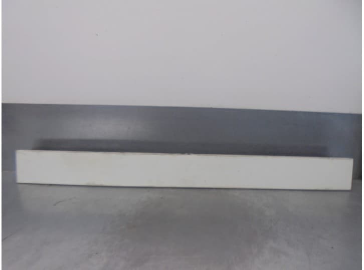 Recambio de molduras delanteras para nissan trade furgoneta 2.0 d referencia OEM IAM 4773146