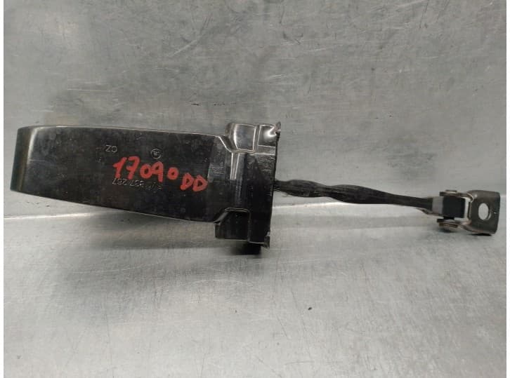 Recambio de retenedor puerta para skoda superb iii (3v3) 2.0 tdi referencia OEM IAM 3V0837267