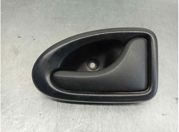 Recambio de maneta interior delantera derecha para renault trucks mascott caja/chasis 120.65 (a00500007) referencia OEM IAM 7700