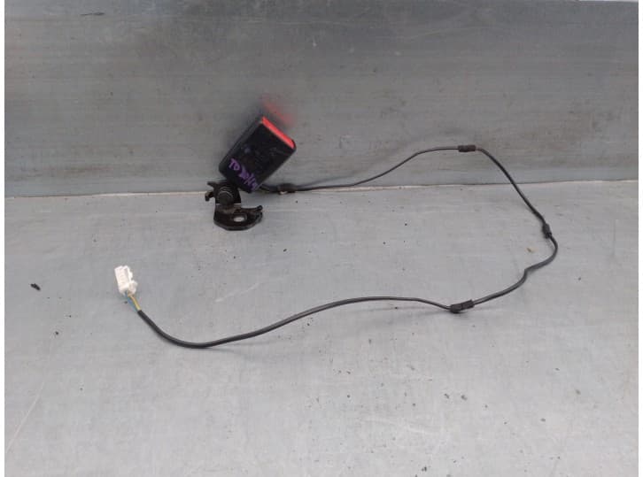 Recambio de enganche cinturon trasero derecho para alfa romeo mito (955_) 1.3 multijet (955axp1a, 955ayc1a) referencia OEM IAM 6