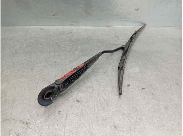 Recambio de brazo limpia trasero para chrysler grand voyager (gs) 2.5 td referencia OEM IAM 04673037ABA