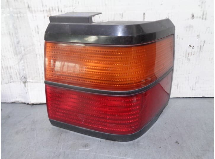 Recambio de piloto trasero derecho para volkswagen passat berlina (312) 1.8 referencia OEM IAM 357945258 DE ALETA 4 PUERTAS