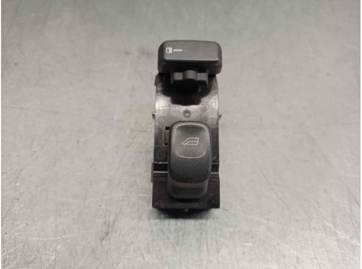 Recambio de mando elevalunas delantero izquierdo para volvo v40 station wagon (645) 1.8 i referencia OEM IAM 30899753