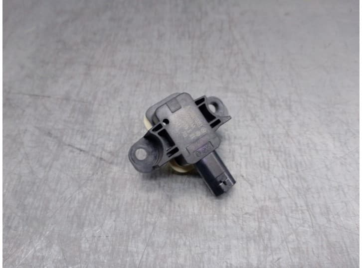 Recambio de sensor impacto para mercedes-benz clase v (w447) referencia OEM IAM A1668210351 56054084AA