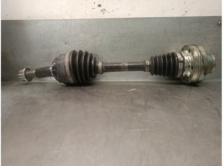 Recambio de transmision delantera izquierda para volkswagen touareg (7p5, 7p6) 3.0 v6 tdi referencia OEM IAM 7P0407271C 7P040727