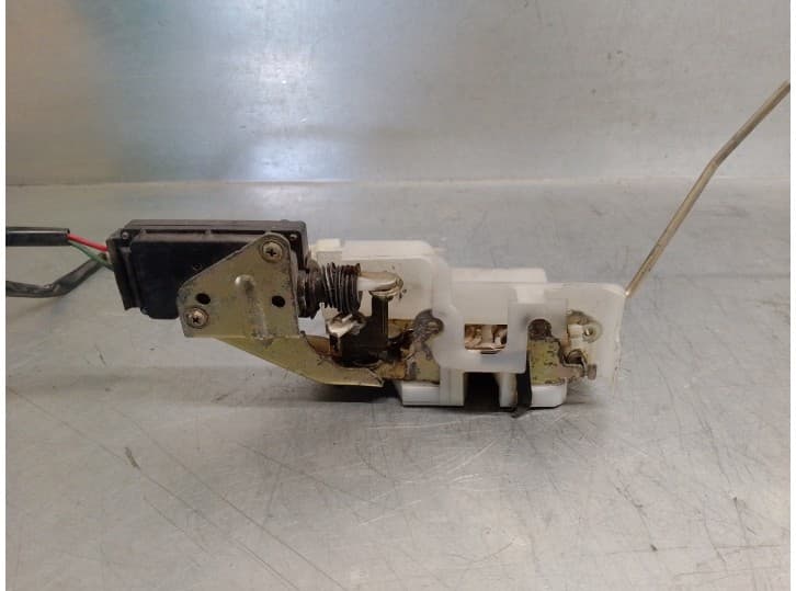 Recambio de cerradura puerta delantera derecha para mazda 323 c v (ba) 1.5 16v (ba11) referencia OEM IAM B02W58310C 2 PINES 3 PU