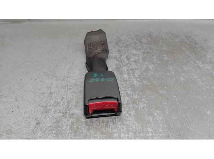 Recambio de enganche cinturon trasero izquierdo para hyundai accent i (x-3) 1.5 i 12v referencia OEM IAM 8983022000 TRASE IZQUIE
