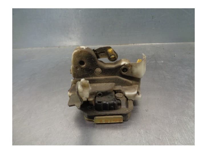 Recambio de cerradura puerta trasera izquierda para nissan micra ii (k11) 1.0 i 16v referencia OEM IAM 825034F905 5 PUERTAS