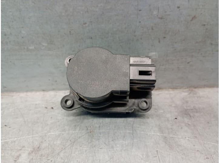 Recambio de motor apertura trampillas climatizador para ford kuga ii (dm2) 2.0 tdci referencia OEM IAM AV6N19E616AA 1786200