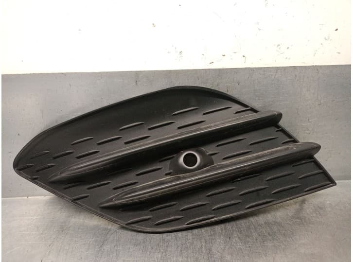Recambio de rejilla paragolpes izquierda para mercedes-benz cla shooting brake (x118) cla 200 (118.687) referencia OEM IAM A1188