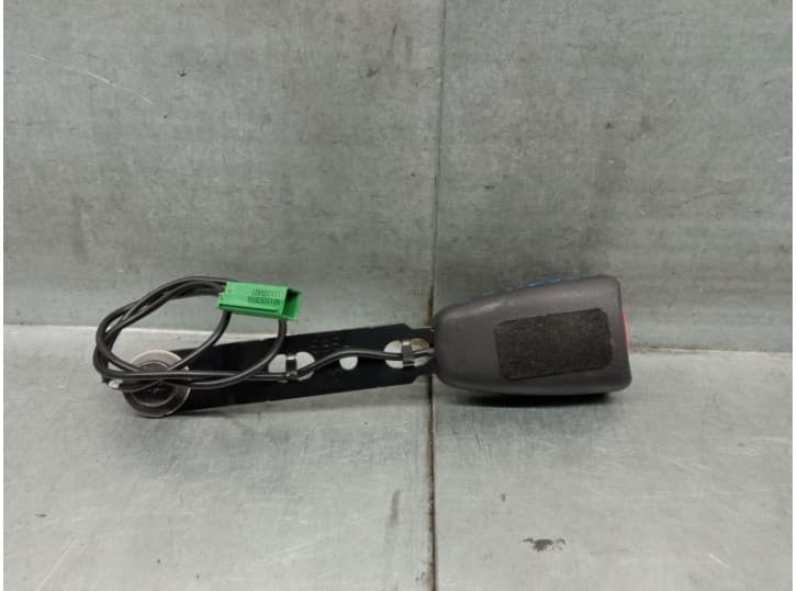 Recambio de enganche cinturon delantero derecho para volvo s80 ii (124) t6 awd referencia OEM IAM 8623453 8623450