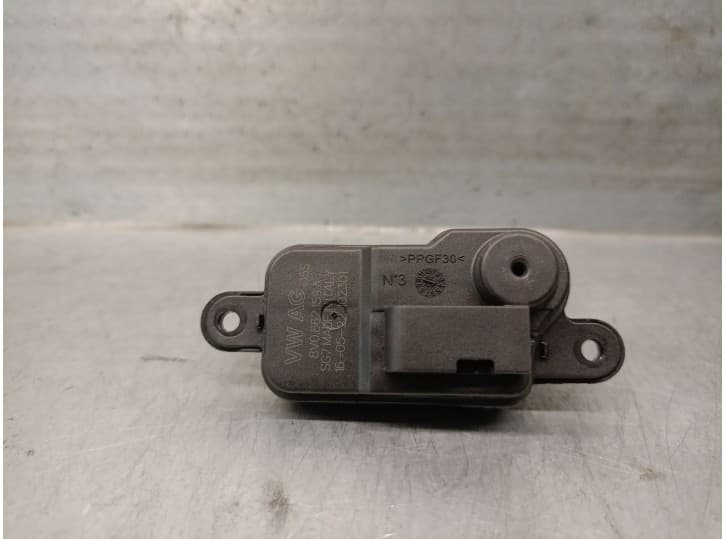Recambio de motor tapa deposito combustible para seat leon (kl1, klg) 1.5 tsi referencia OEM IAM 8V0862159A 8V0862159A