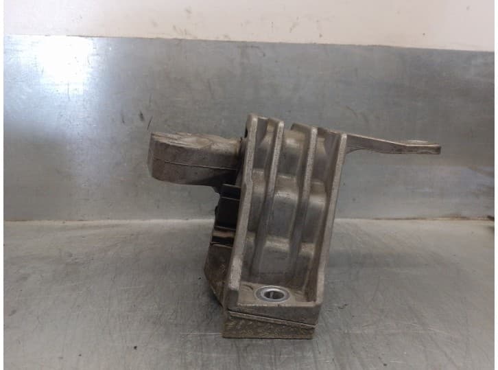 Recambio de soporte motor derecho para opel insignia a sedán (g09) 2.0 cdti (69) referencia OEM IAM 13227717 13227717