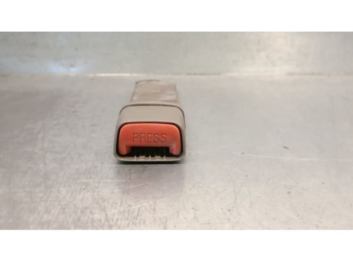 Recambio de enganche cinturon delantero derecho para chrysler pt cruiser (pt_) 2.2 crd referencia OEM IAM TR541L8AC TR541L8AC