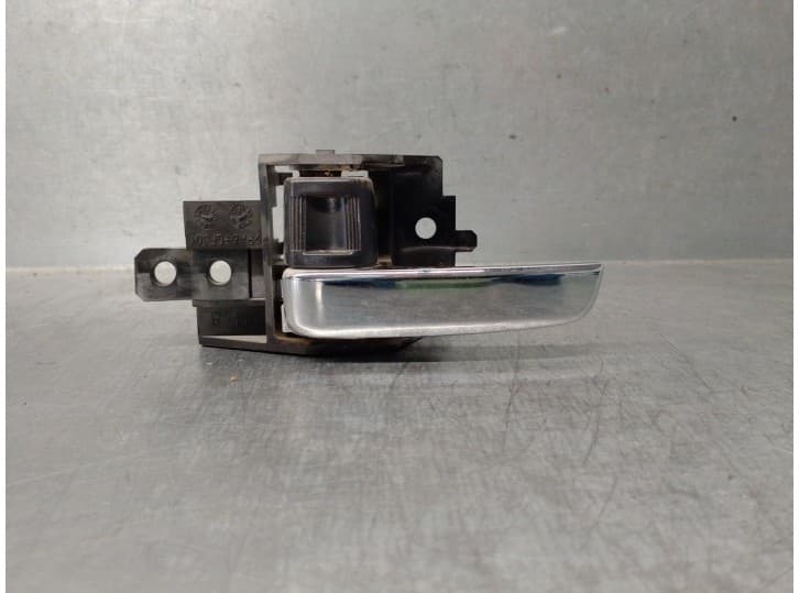 Recambio de maneta interior delantera izquierda para mitsubishi l200 / triton (kj_, kk_, kl_) 2.2 di-d referencia OEM IAM MB4094