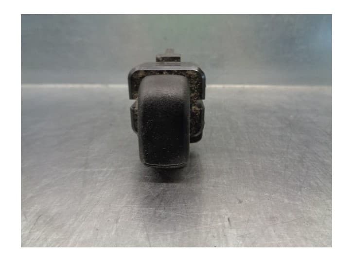 Recambio de mando elevalunas delantero derecho para mitsubishi space runner (n6_w, n7_w) 2.0 (n63w) referencia OEM IAM MR329952