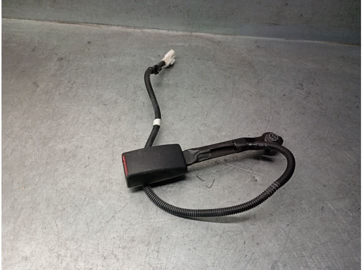 Recambio de enganche cinturon delantero izquierdo para kia picanto ii (ta) 1.0 referencia OEM IAM 888301Y000EQ 888301Y000EQ