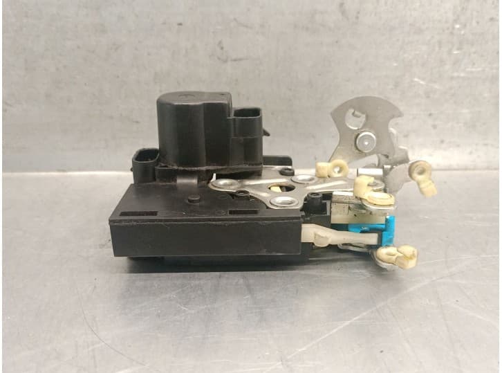 Recambio de cerradura puerta delantera derecha para maxus k 75 rt7 50 referencia OEM IAM A046818
