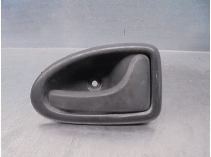 Recambio de maneta interior delantera derecha para opel vivaro a furgoneta (x83) 2.0 cdti (f7) referencia OEM IAM 8200028995 990